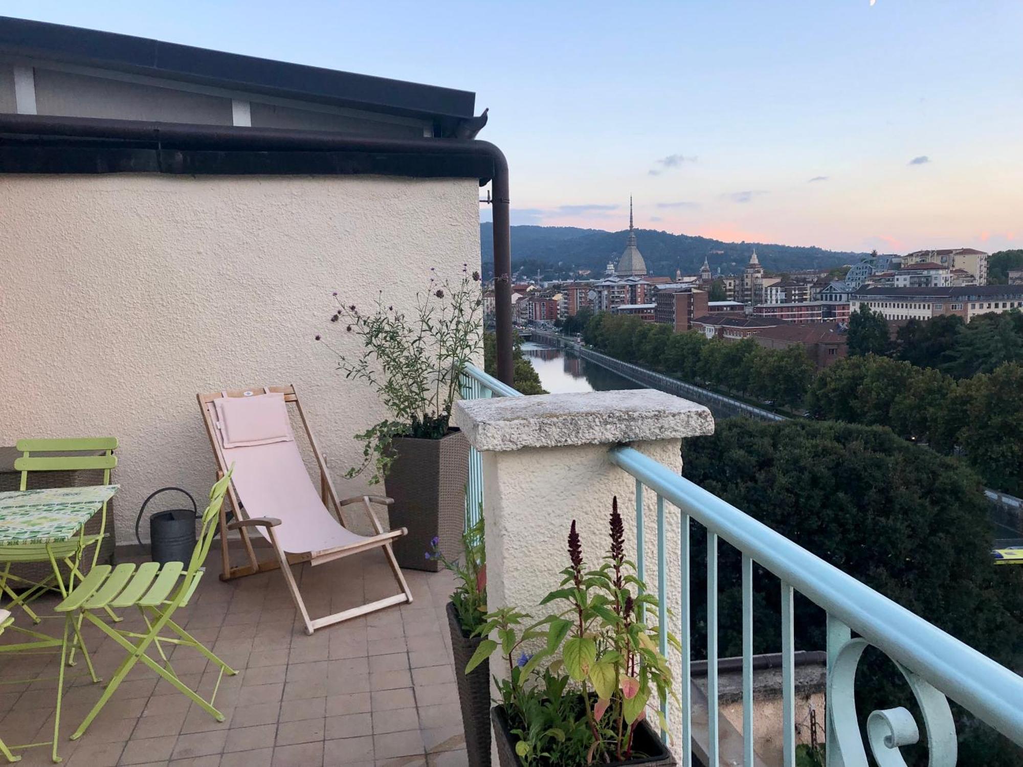 Ferienwohnung Attico Ellen Terrazza Con Vista Turin Exterior foto