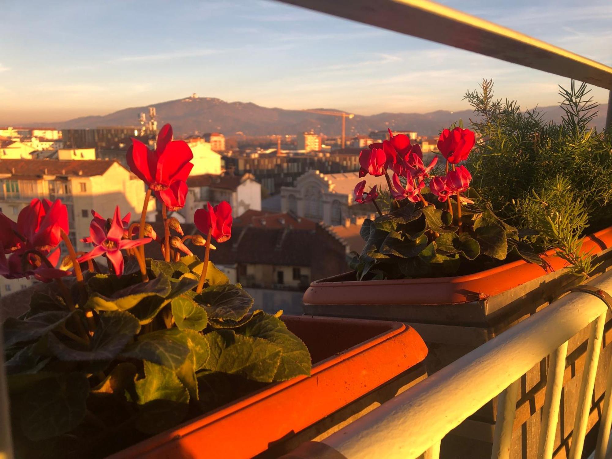 Ferienwohnung Attico Ellen Terrazza Con Vista Turin Exterior foto